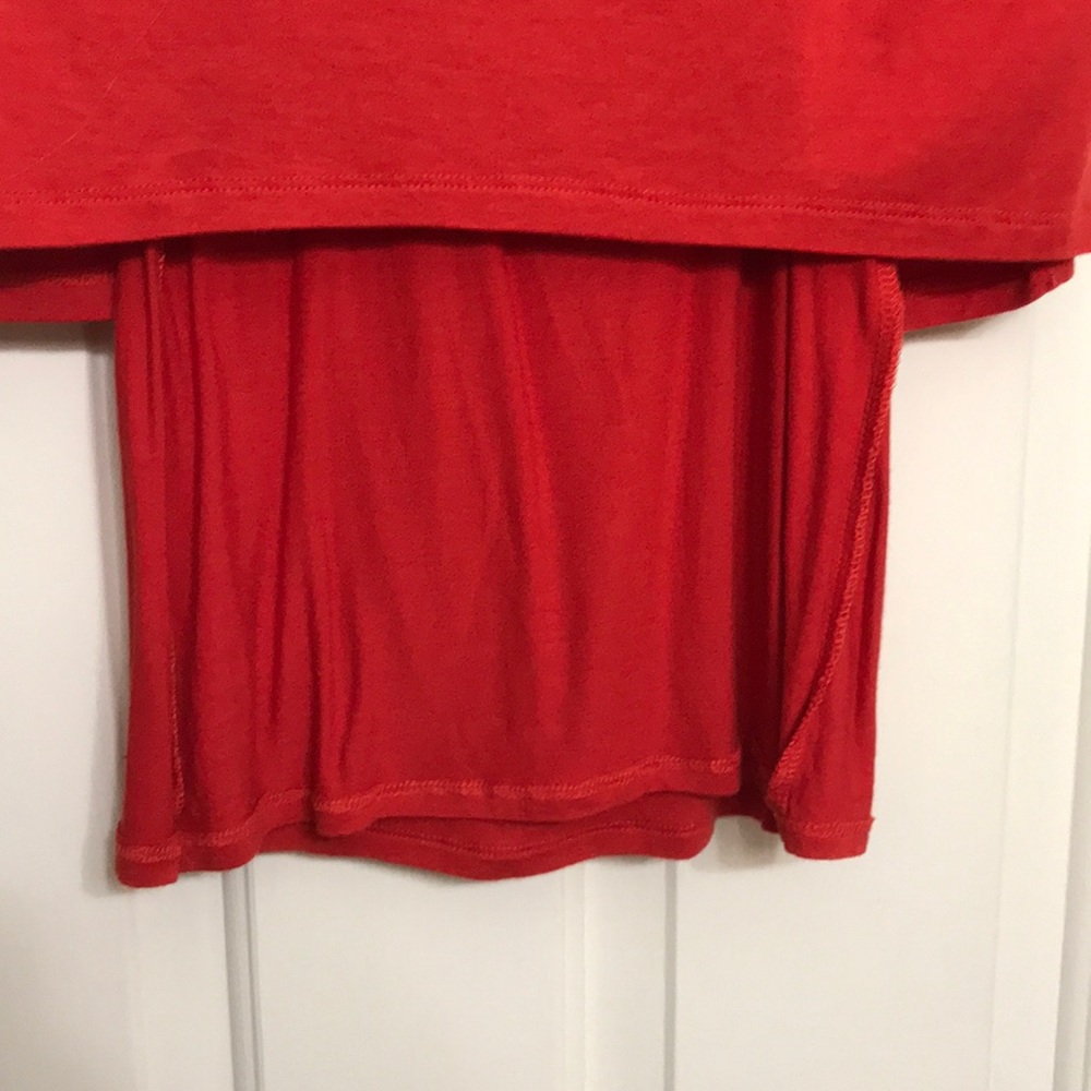 Red blouse - Picture 4 of 7